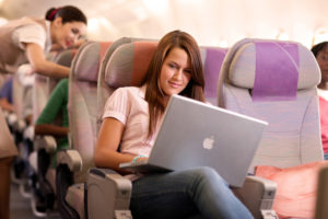 Пассажиры российских самолетов смогут пользоваться интернетом в полете
