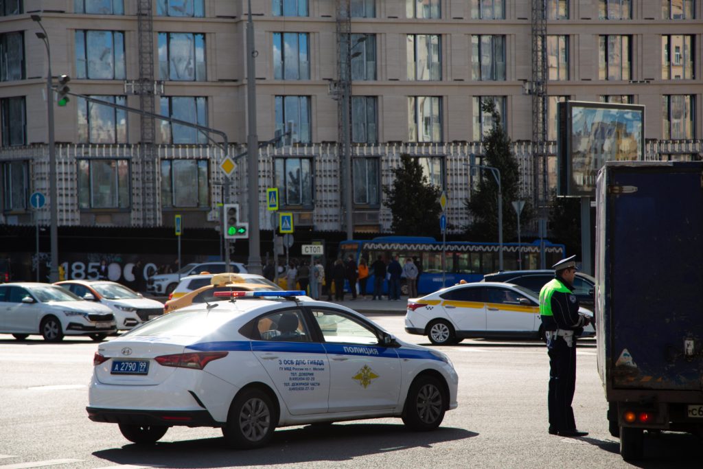 В ГАИ объяснили действия при остановке инспектором авто в неположенном месте